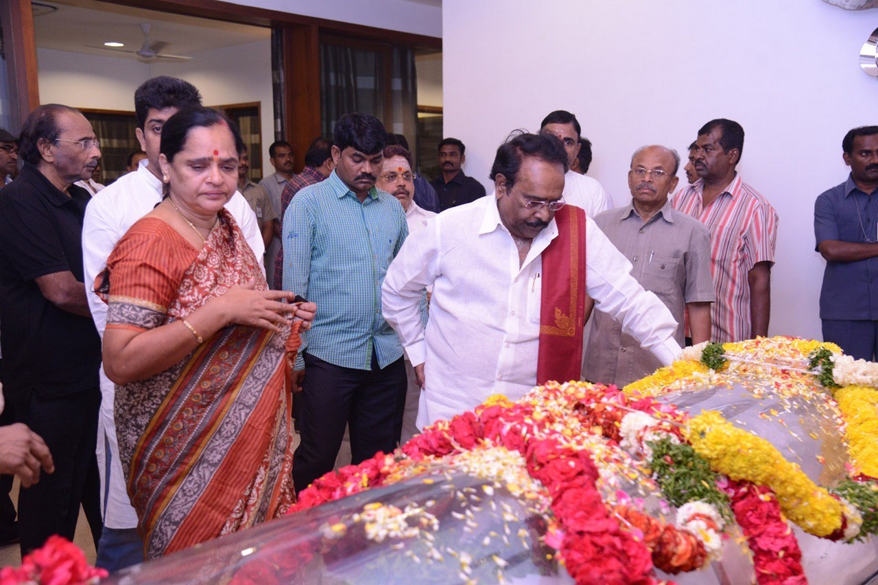 D Ramanaidu Condolences Photos 05 - 136 / 164 photos