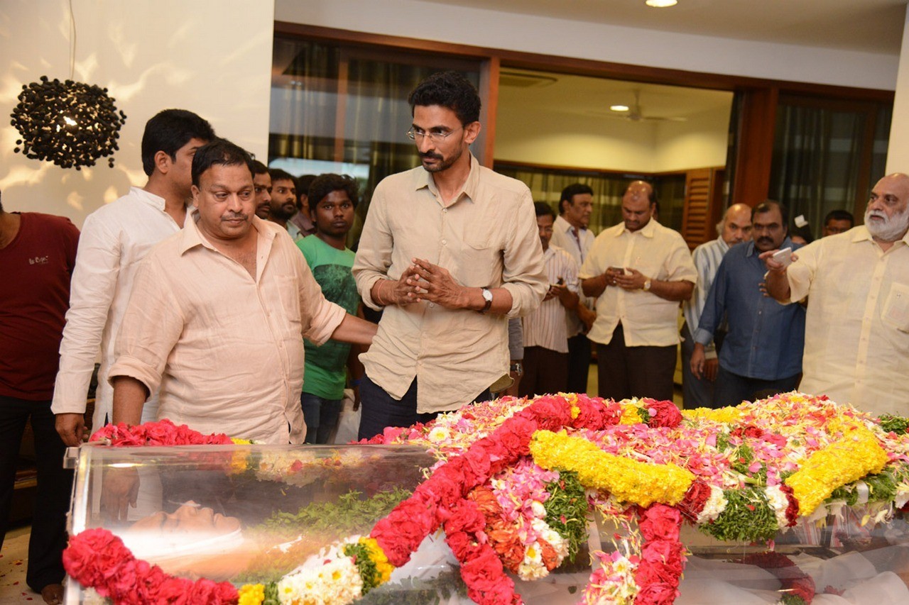 D Ramanaidu Condolences Photos 05 - 141 / 164 photos