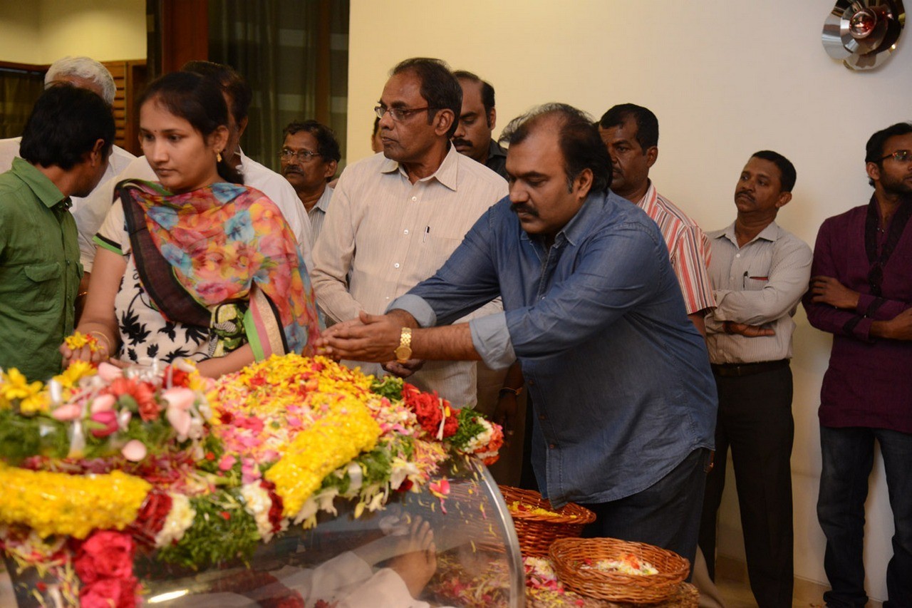 D Ramanaidu Condolences Photos 05 - 145 / 164 photos