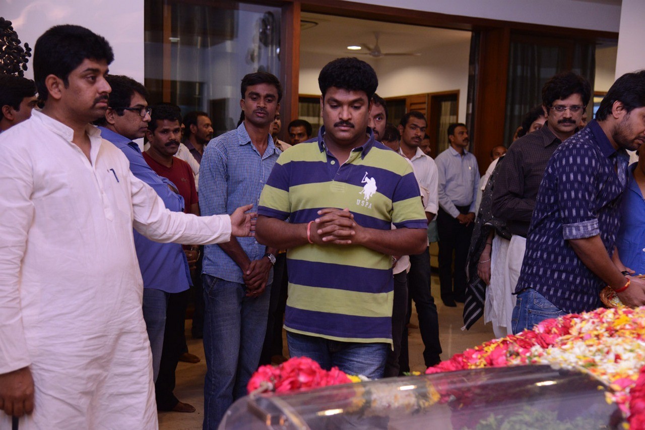 D Ramanaidu Condolences Photos 05 - 151 / 164 photos