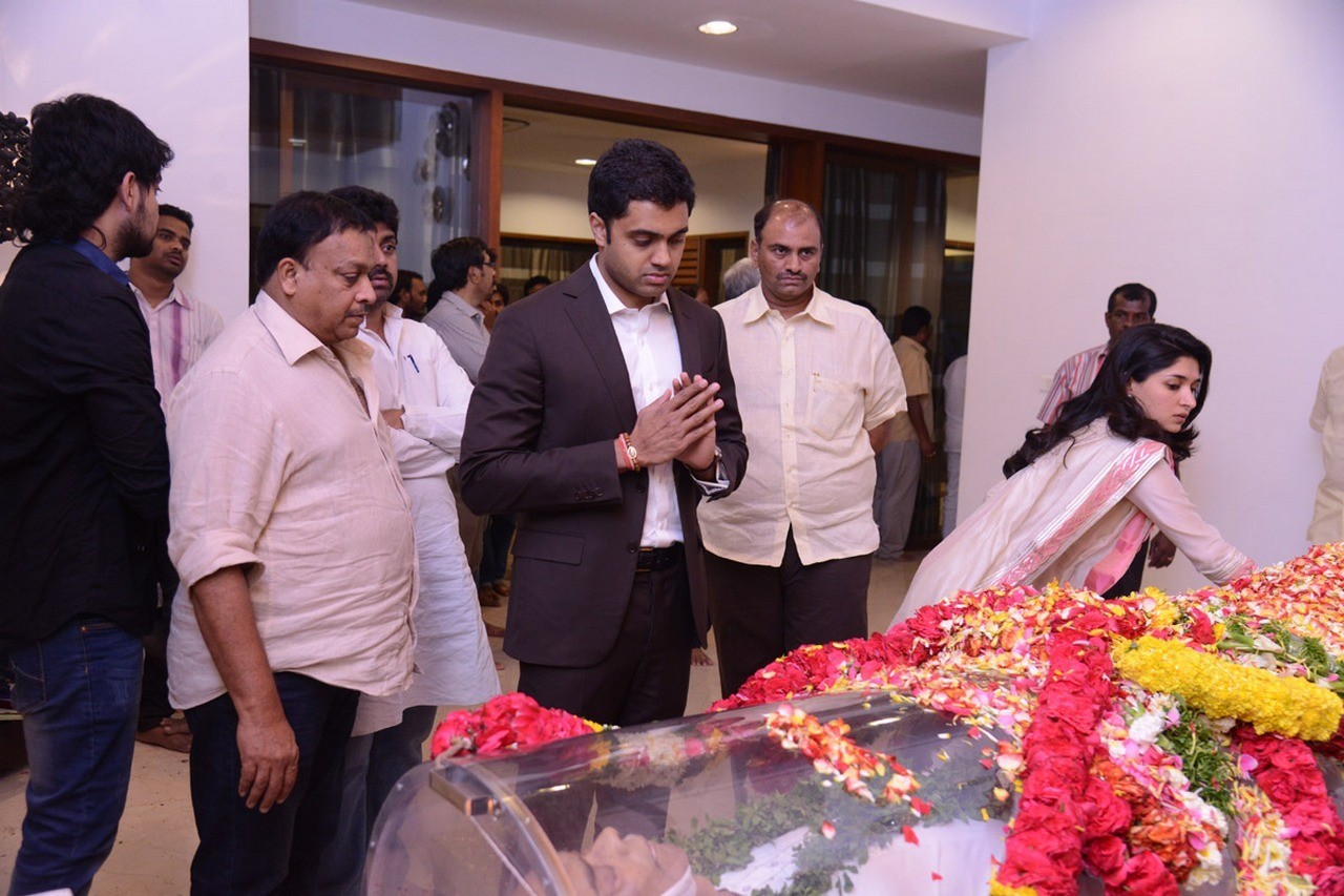 D Ramanaidu Condolences Photos 05 - 155 / 164 photos