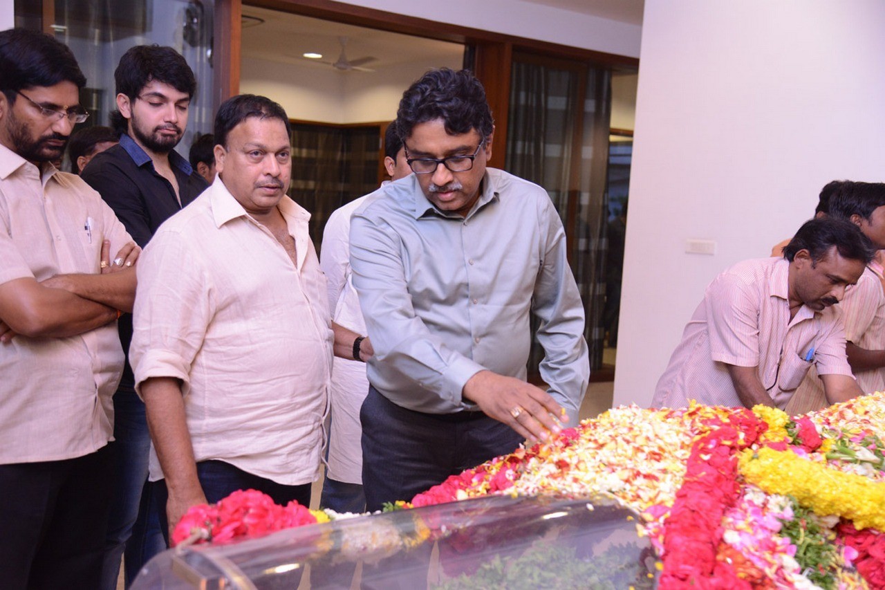 D Ramanaidu Condolences Photos 05 - 156 / 164 photos