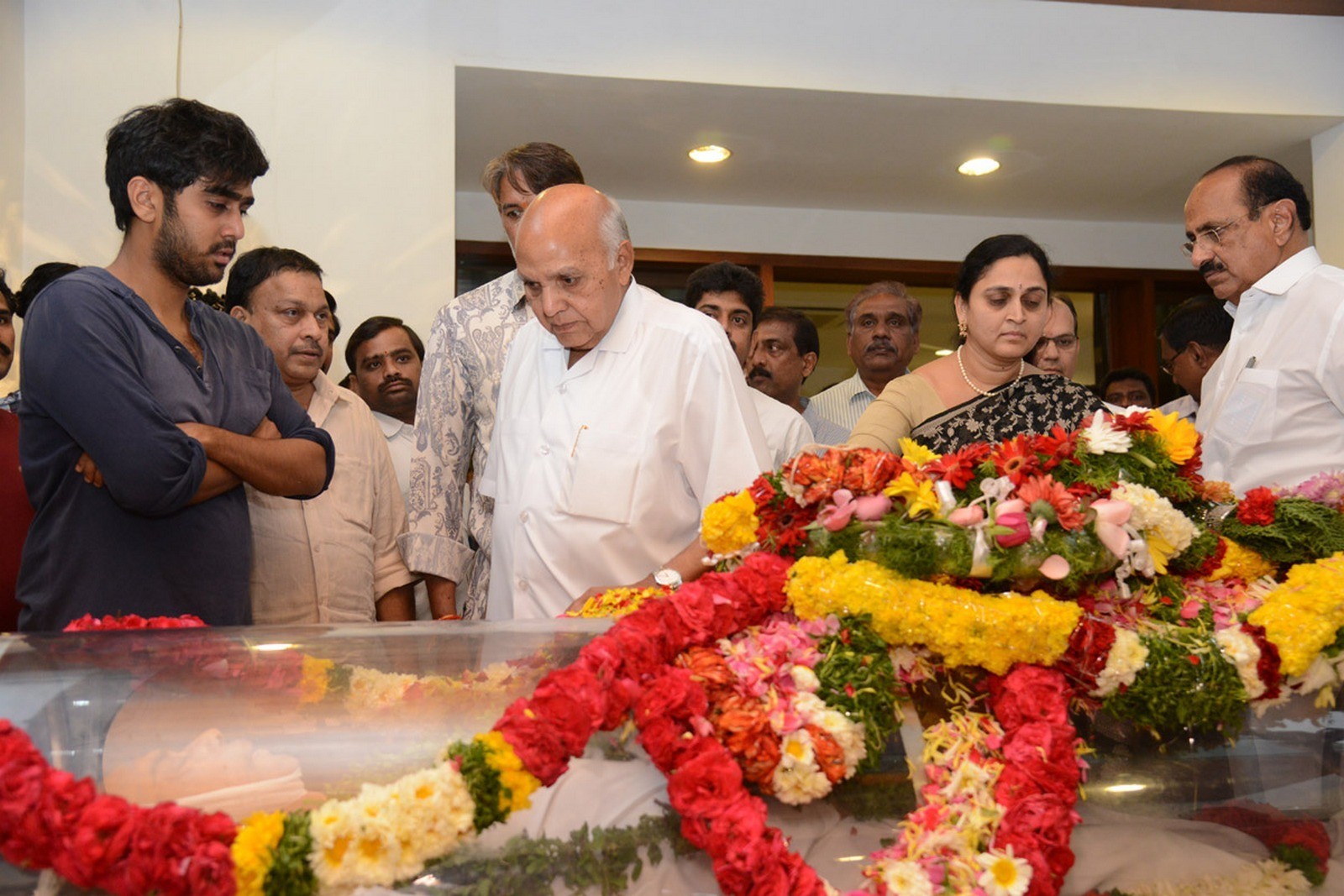 D Ramanaidu Condolences Photos 06 - 63 / 99 photos
