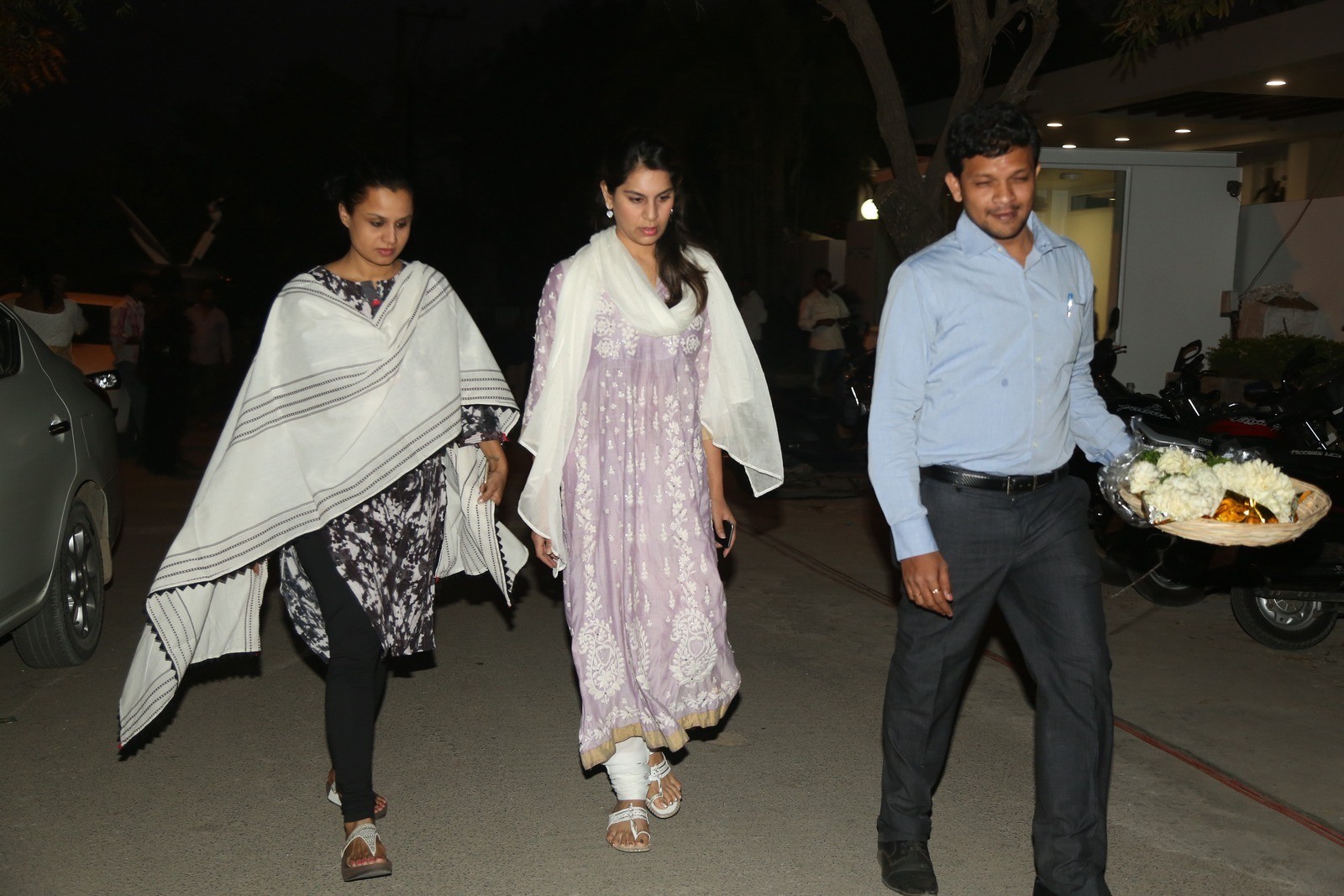 D Ramanaidu Condolences Photos 06 - 82 / 99 photos