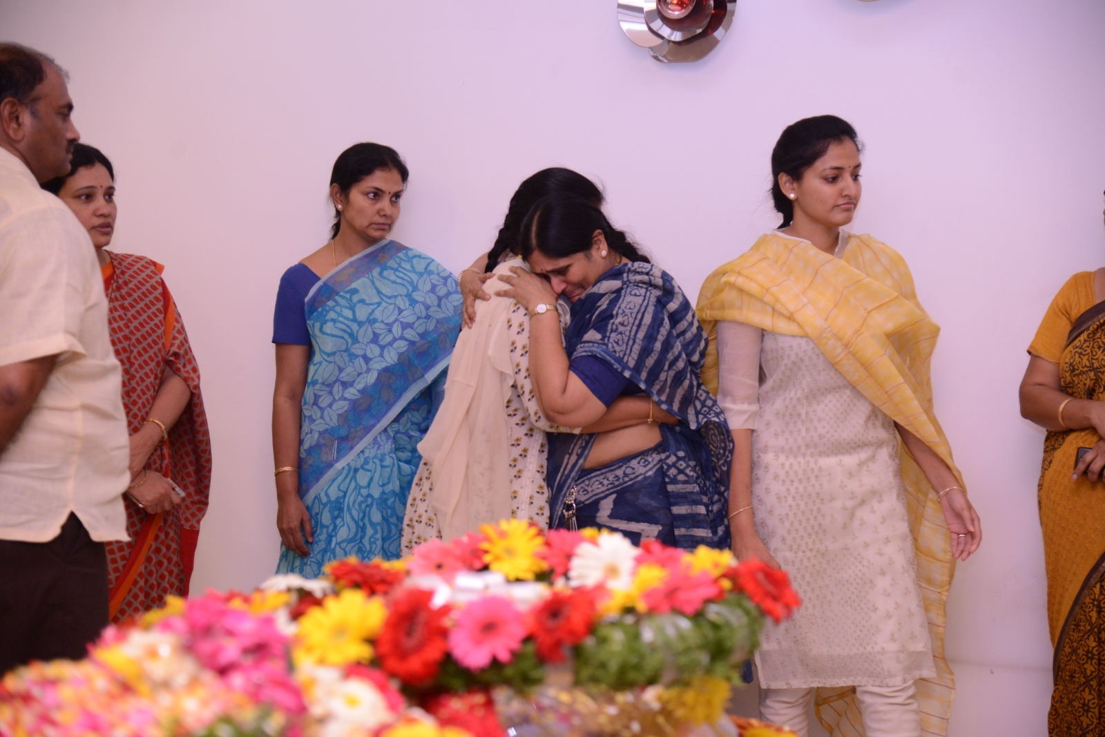 D Ramanaidu Condolences Photos 07 - 31 / 58 photos