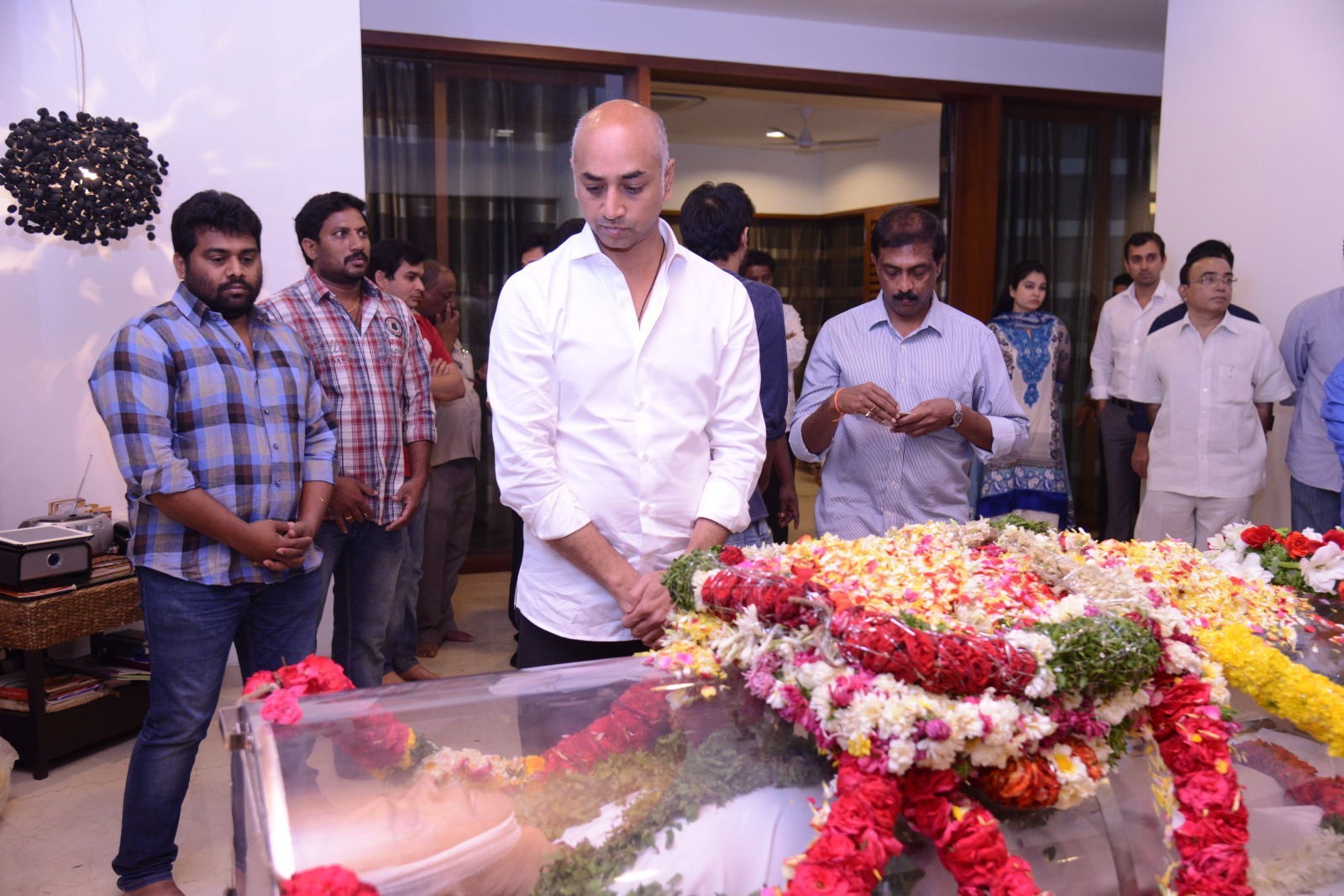 D Ramanaidu Condolences Photos 07 - 47 / 58 photos