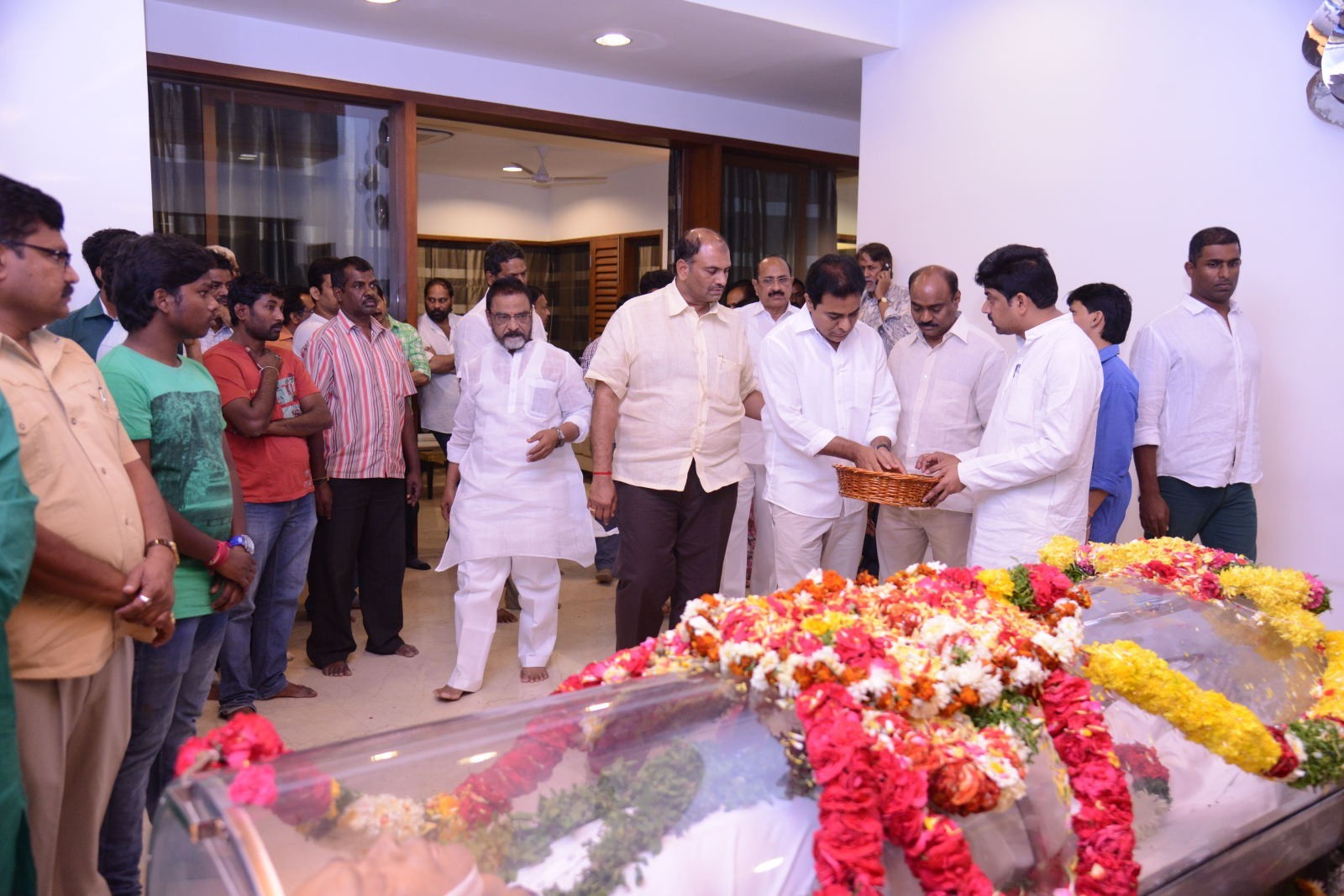 D Ramanaidu Condolences Photos 07 - 50 / 58 photos