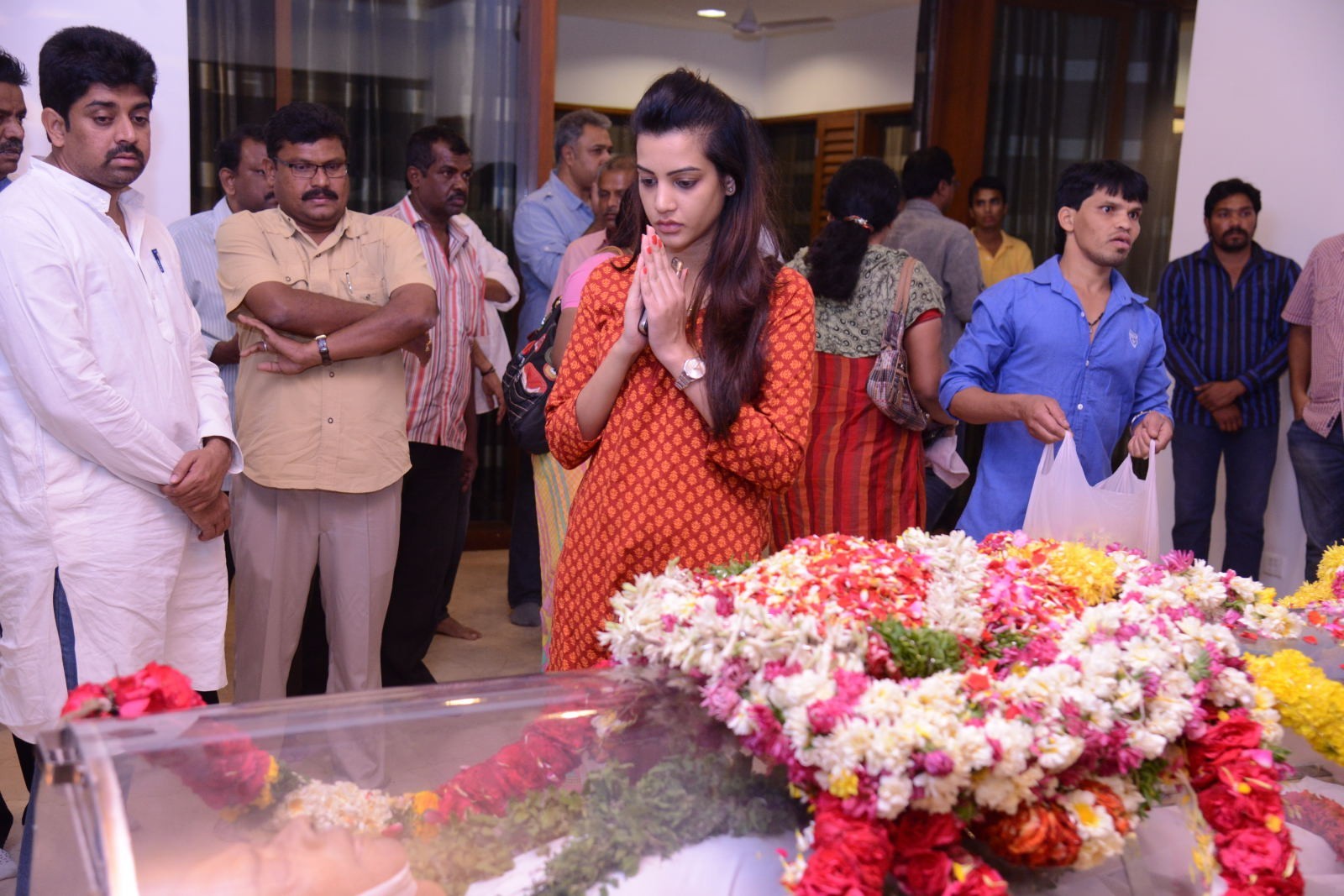 D Ramanaidu Condolences Photos 07 - 51 / 58 photos