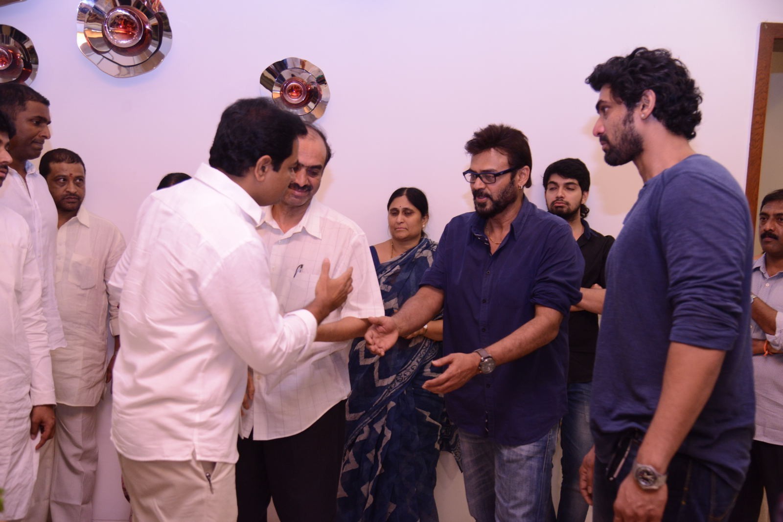 D Ramanaidu Condolences Photos 07 - 54 / 58 photos