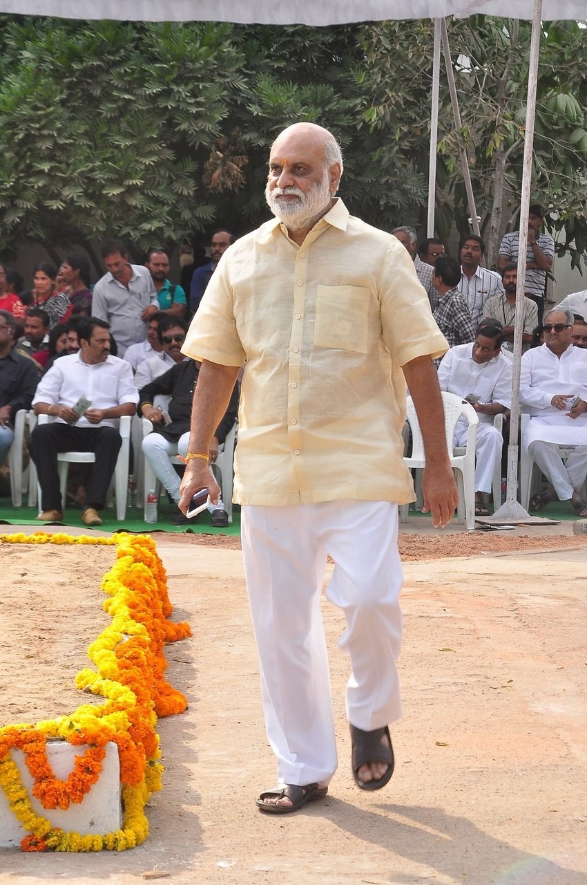 D Ramanaidu Funeral Ceremony - 45 / 326 photos