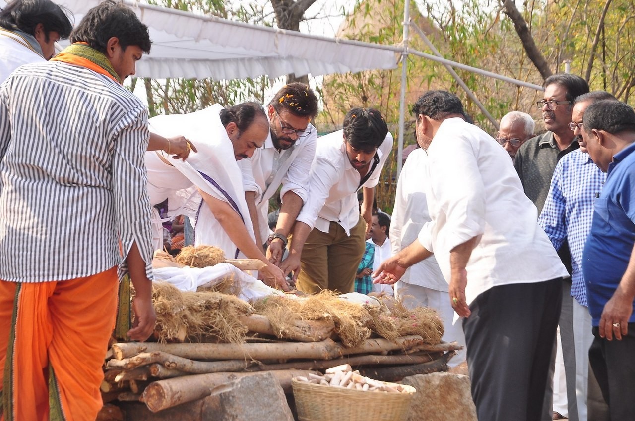 D Ramanaidu Funeral Ceremony - 61 / 326 photos