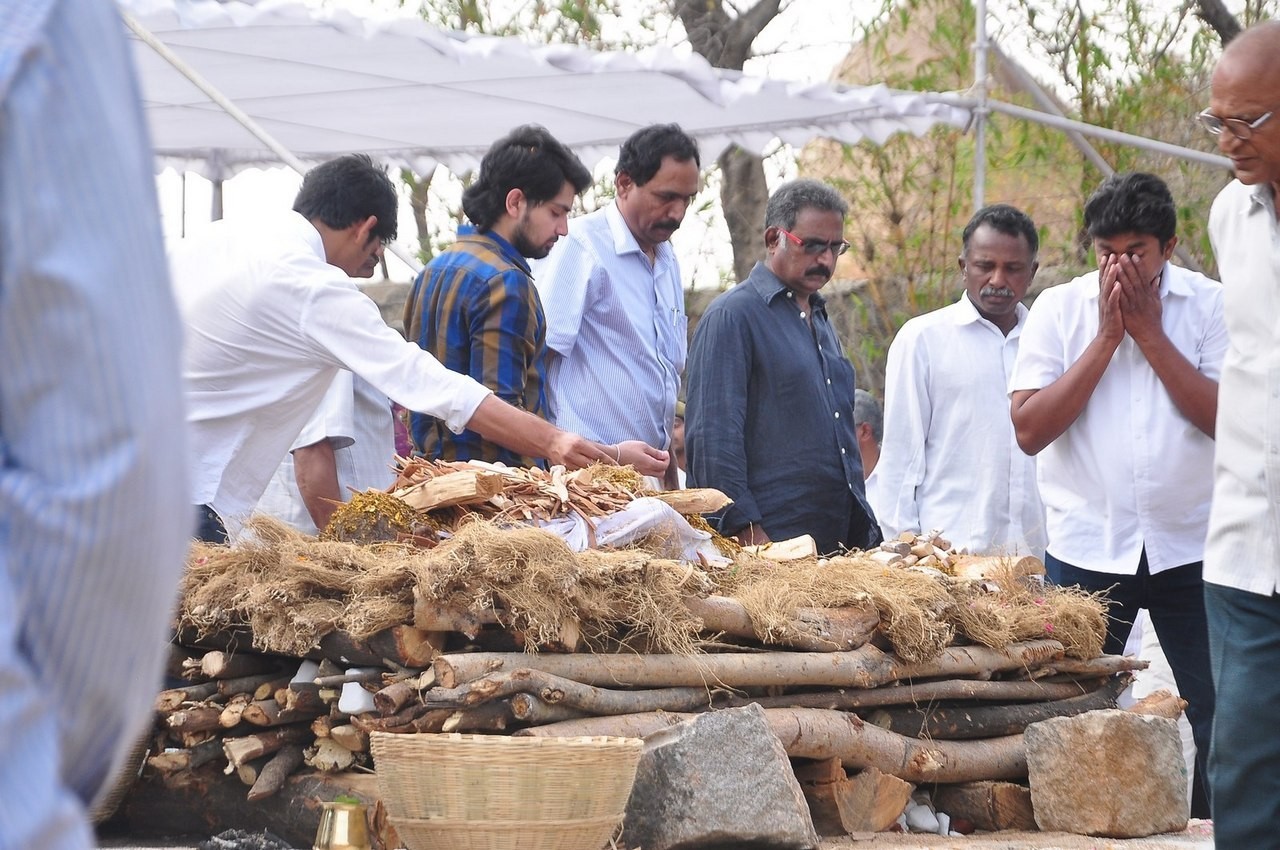 D Ramanaidu Funeral Ceremony - 72 / 326 photos