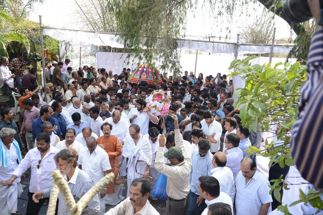D Ramanaidu Funeral Ceremony - 190 / 326 photos