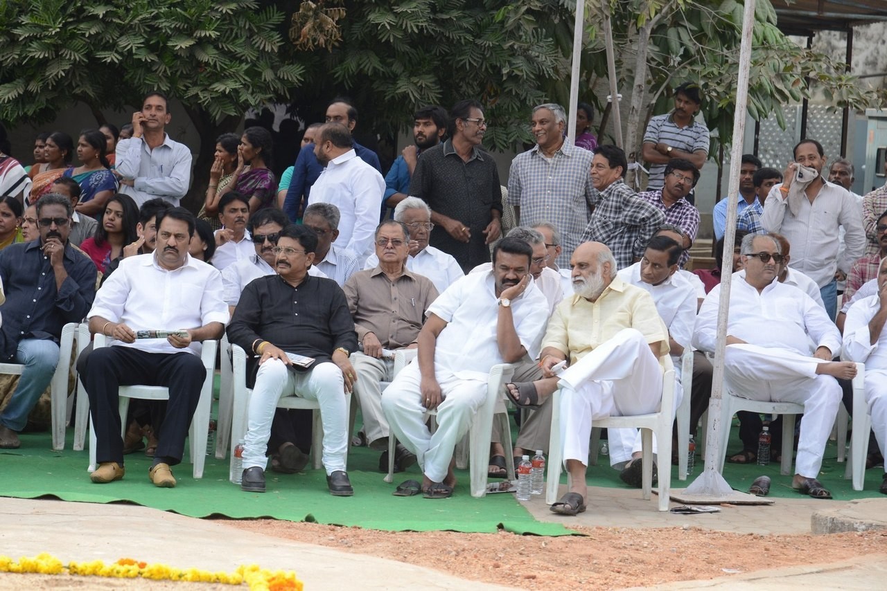 D Ramanaidu Funeral Ceremony - 234 / 326 photos