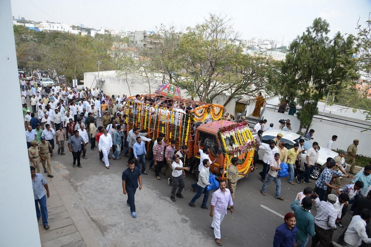 D Ramanaidu Funeral Ceremony - 252 / 326 photos