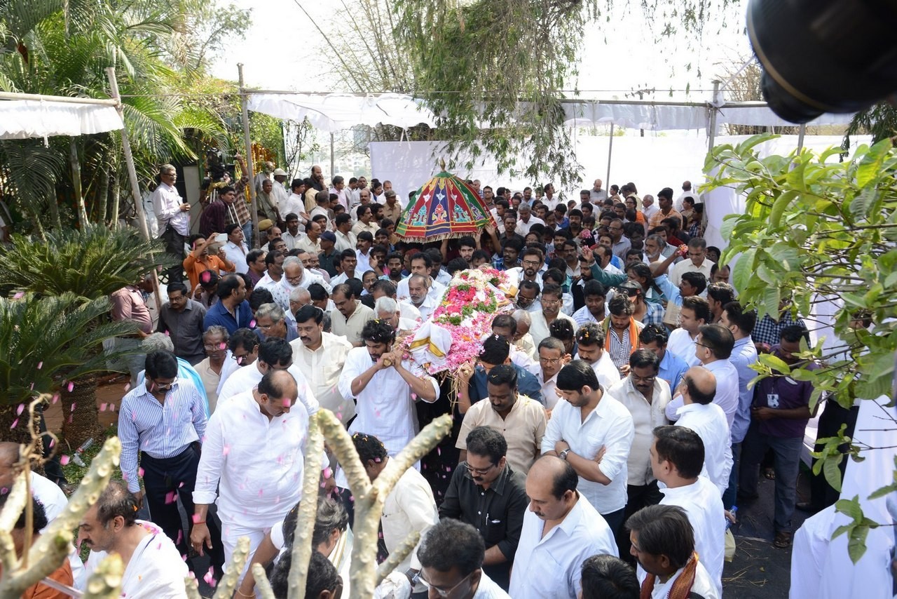 D Ramanaidu Funeral Ceremony - 301 / 326 photos