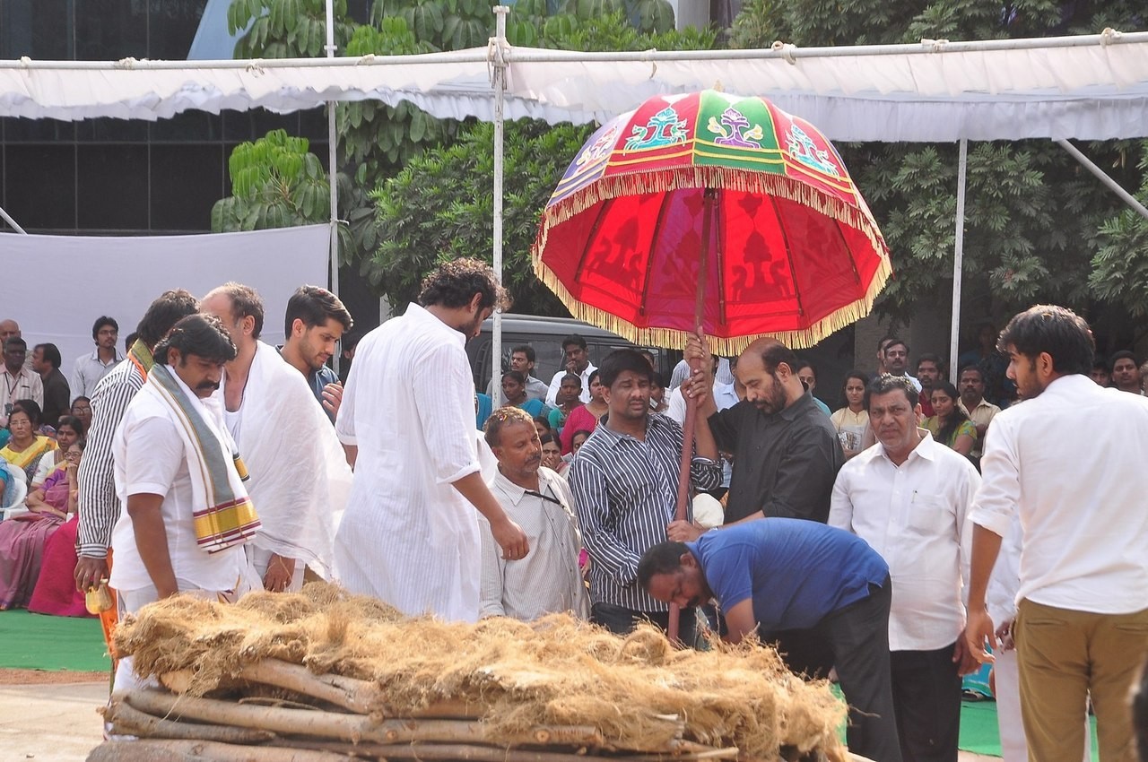 D Ramanaidu Funeral Ceremony - 318 / 326 photos
