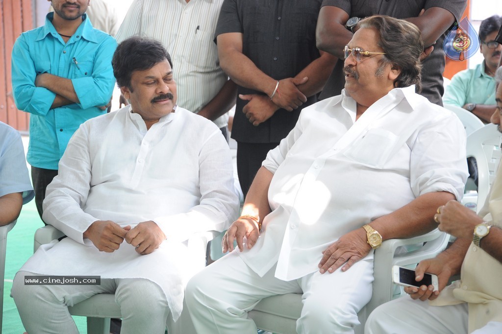 Dasari n Chiru at Vadde Ramesh 1st Year Ceremony - 30 / 38 photos