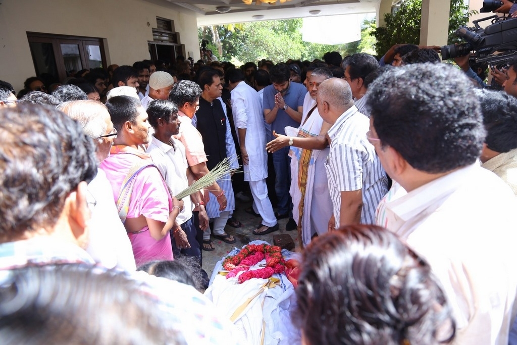 Dasari Narayana Rao Condolences Photos 4 - 76 / 83 photos