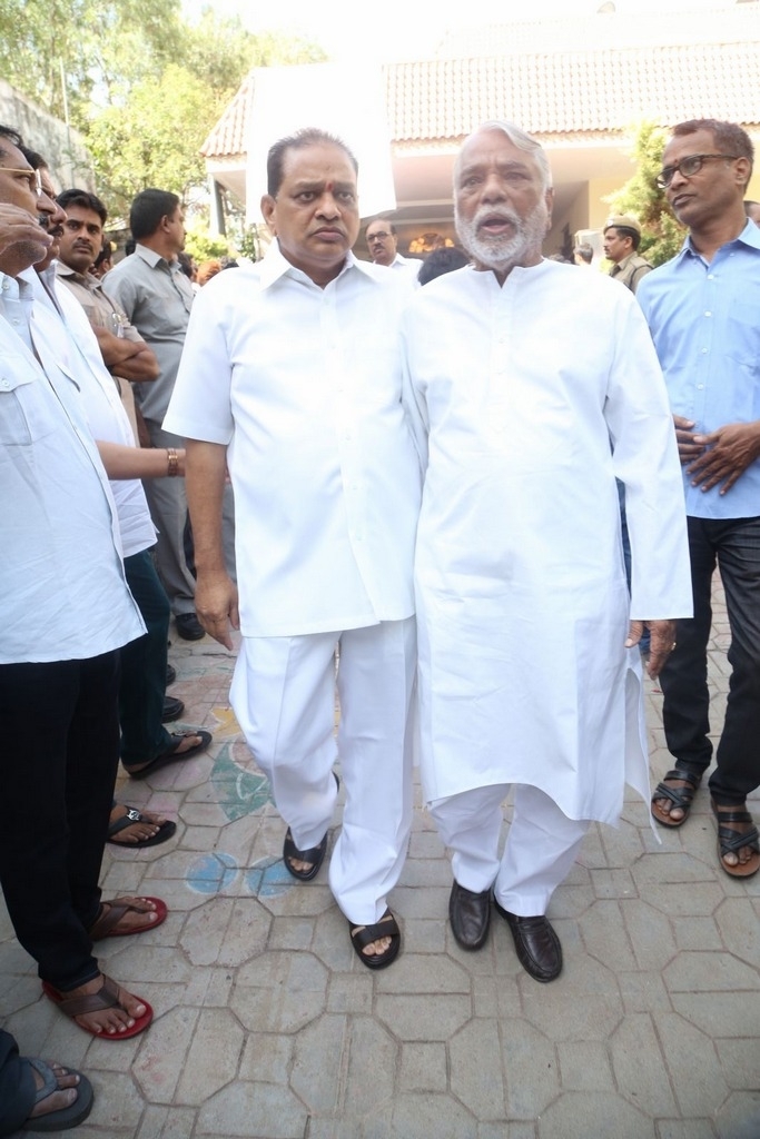 Dasari Narayana Rao Condolences Photos 5 - 13 / 127 photos