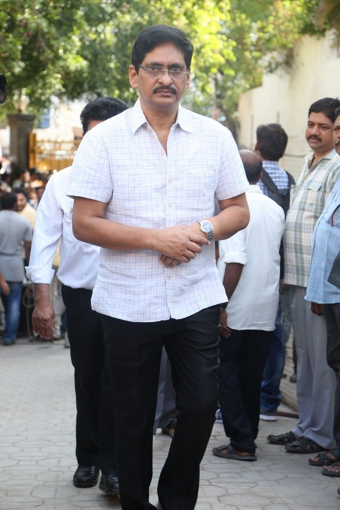 Dasari Narayana Rao Condolences Photos 5 - 85 / 127 photos
