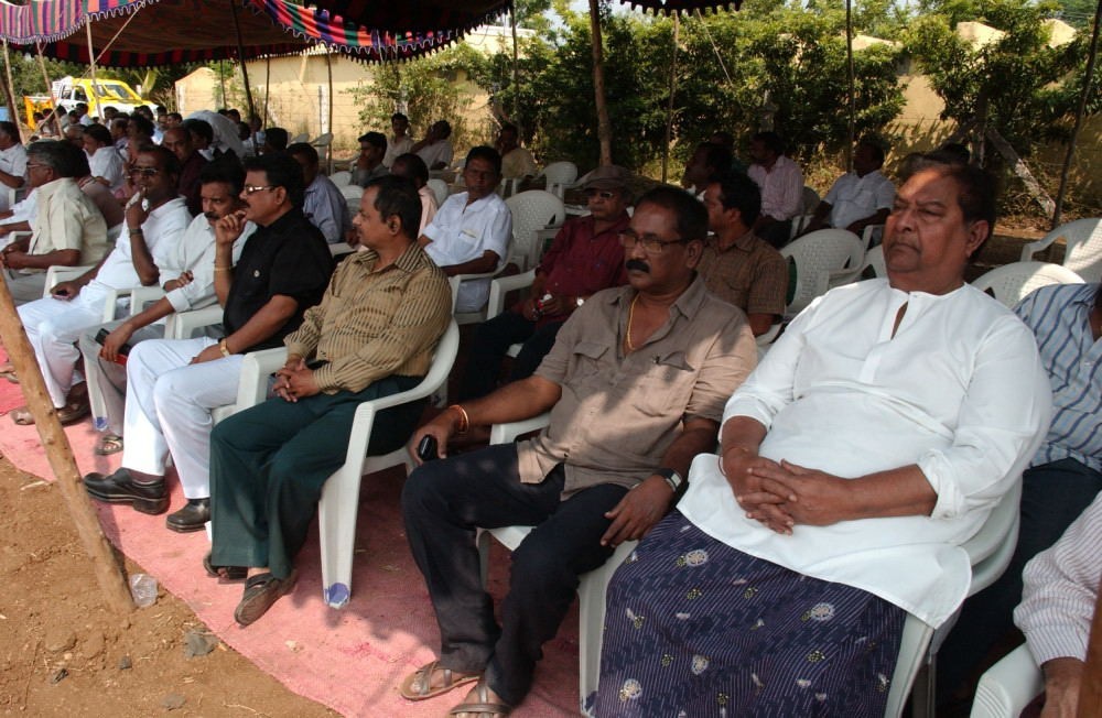 Dasari Padma Funeral Photos - 38 / 61 photos