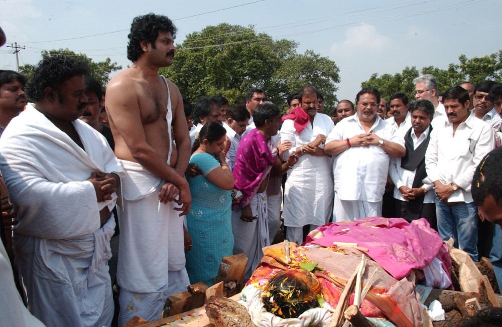 Dasari Padma Funeral Photos - 59 / 61 photos
