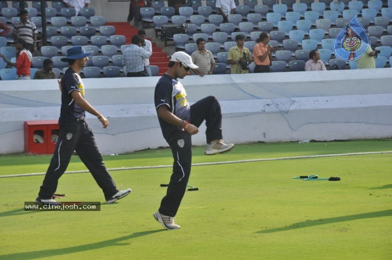 Deccan Chargers Practicing Photos - 22 / 100 photos