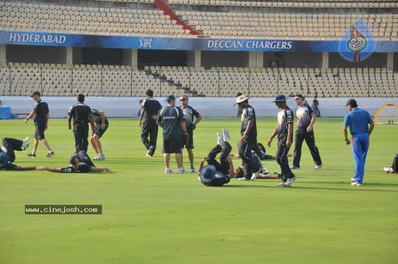 Deccan Chargers Practicing Photos - 41 / 100 photos