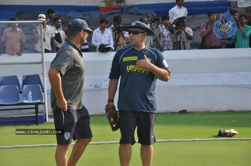 Deccan Chargers Practicing Photos - 49 / 100 photos