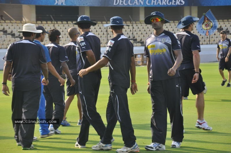 Deccan Chargers Practicing Photos - 50 / 100 photos