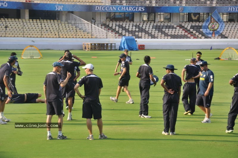 Deccan Chargers Practicing Photos - 59 / 100 photos