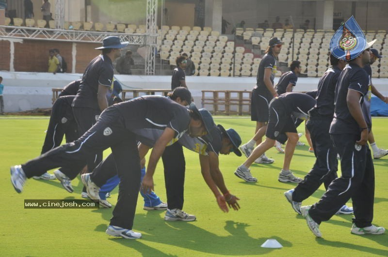 Deccan Chargers Practicing Photos - 69 / 100 photos