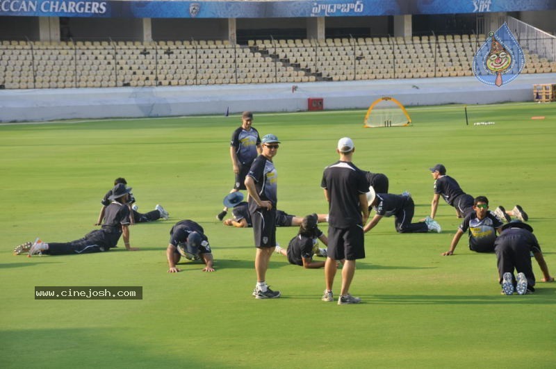 Deccan Chargers Practicing Photos - 70 / 100 photos