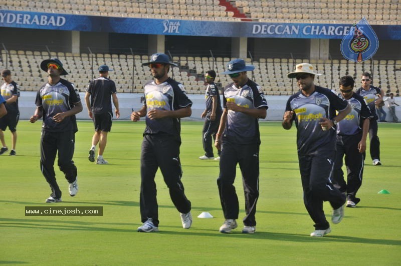 Deccan Chargers Practicing Photos - 74 / 100 photos