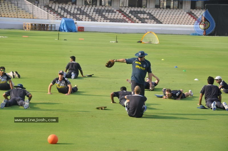 Deccan Chargers Practicing Photos - 88 / 100 photos