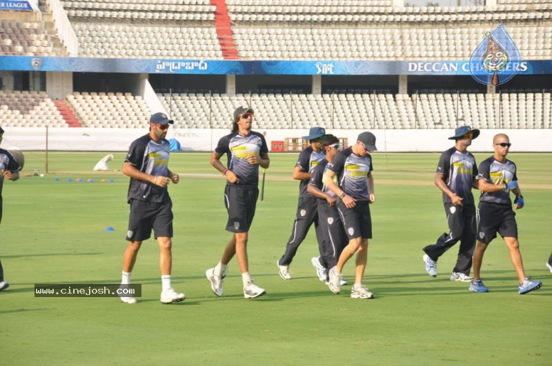 Deccan Chargers Practicing Photos - 100 / 100 photos