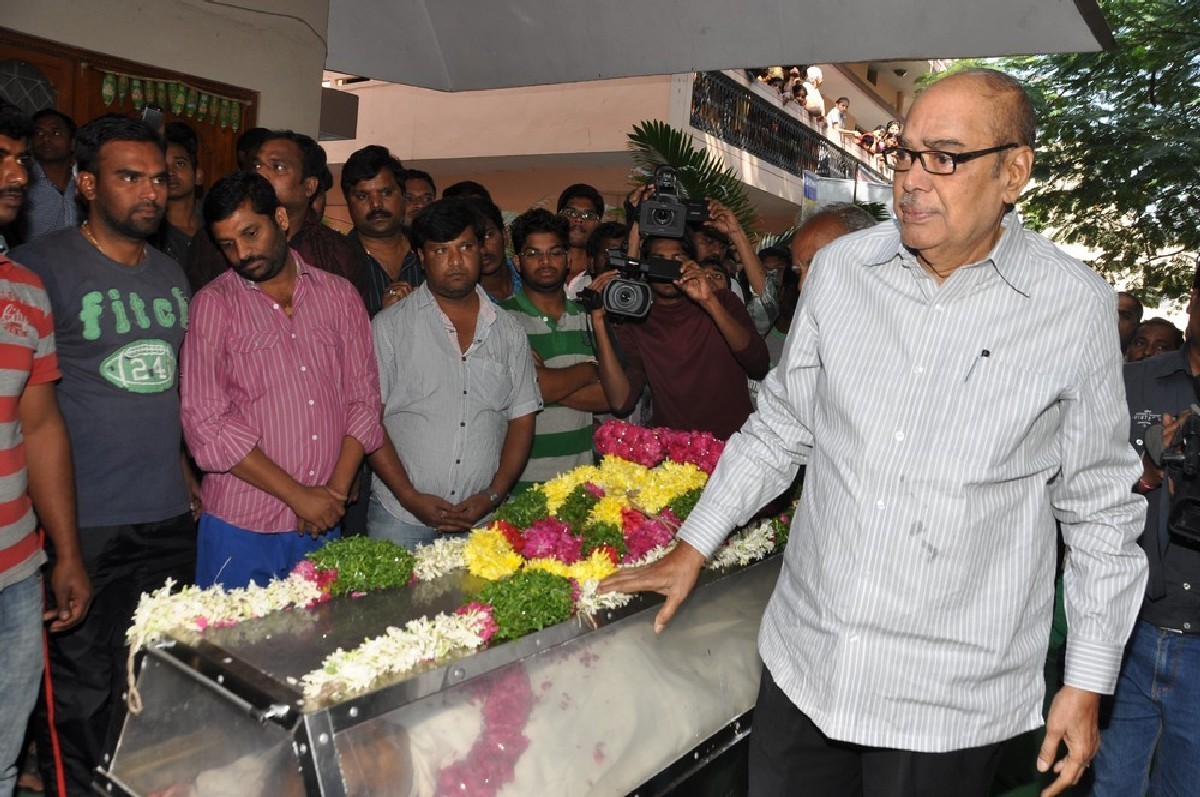 Dharmavarapu Condolences Photos - 5 / 179 photos