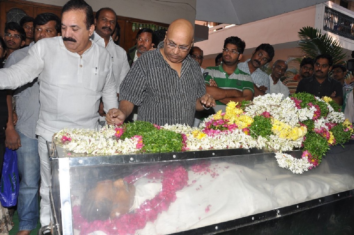 Dharmavarapu Condolences Photos - 10 / 179 photos