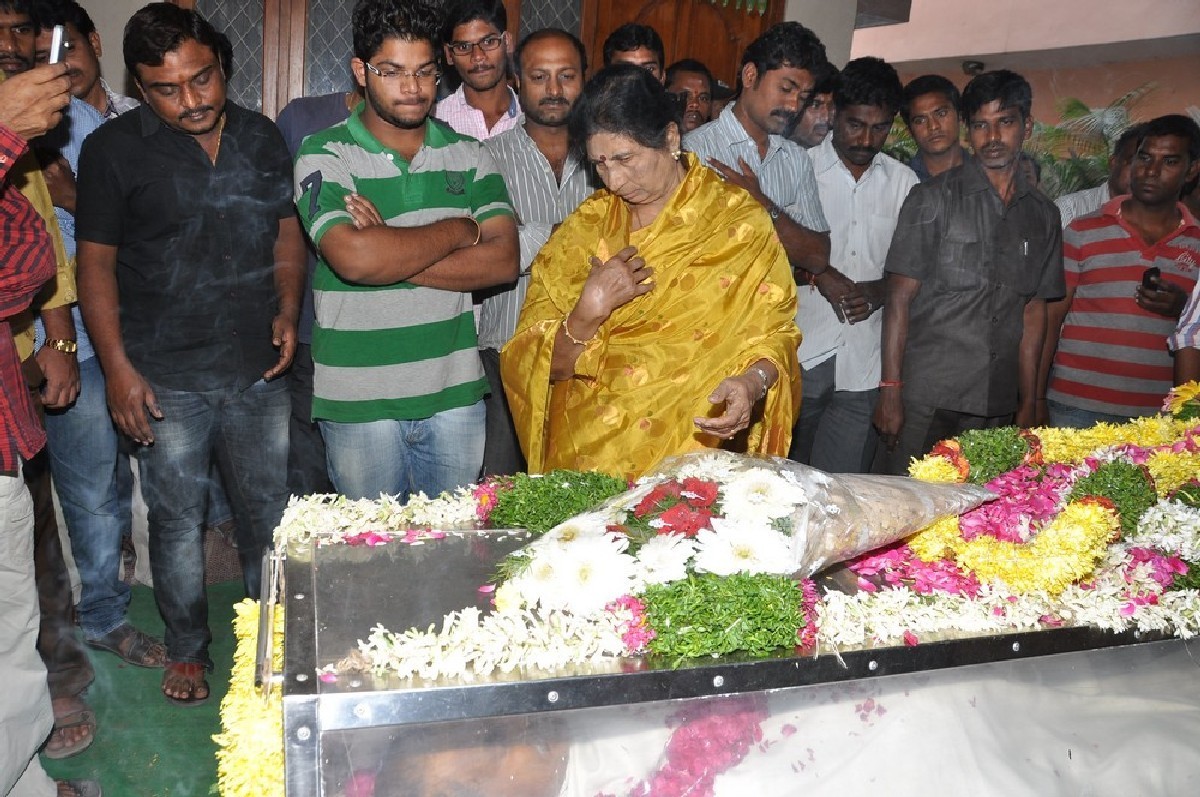 Dharmavarapu Condolences Photos - 20 / 179 photos