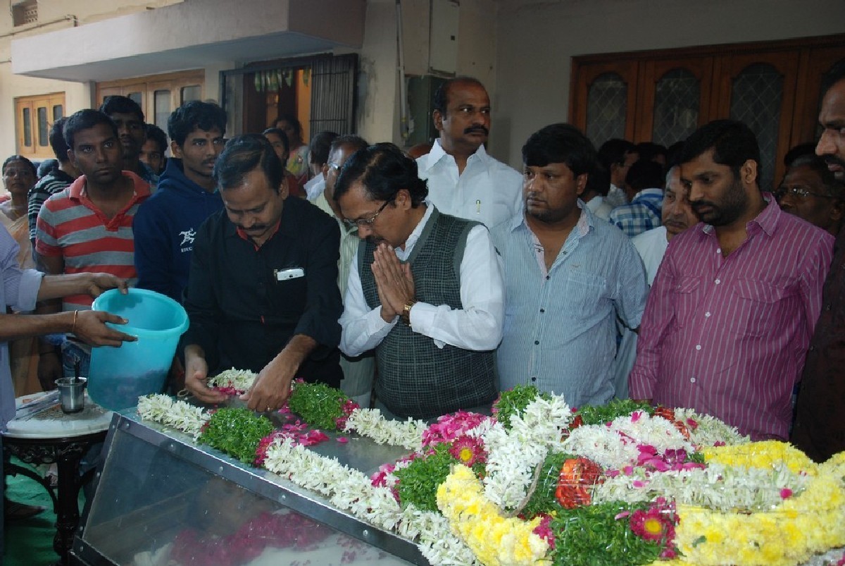 Dharmavarapu Condolences Photos - 29 / 179 photos