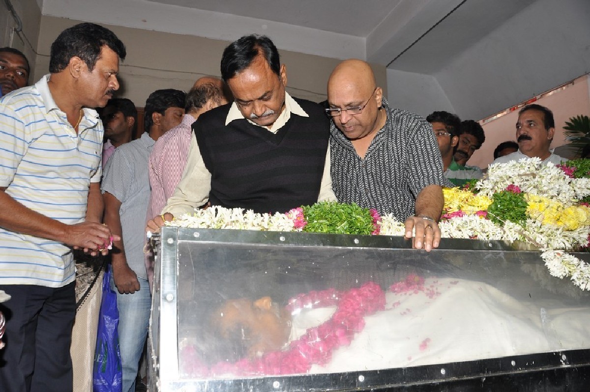 Dharmavarapu Condolences Photos - 37 / 179 photos