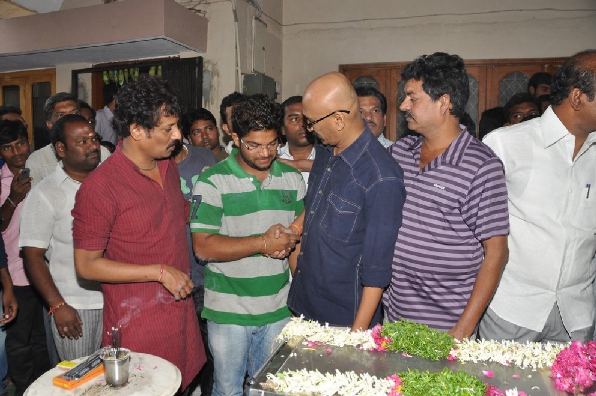 Dharmavarapu Condolences Photos - 40 / 179 photos