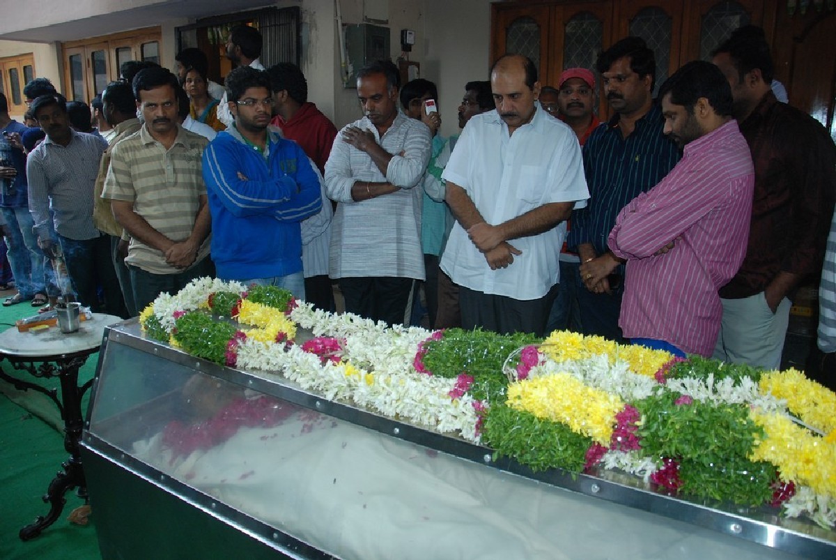 Dharmavarapu Condolences Photos - 55 / 179 photos