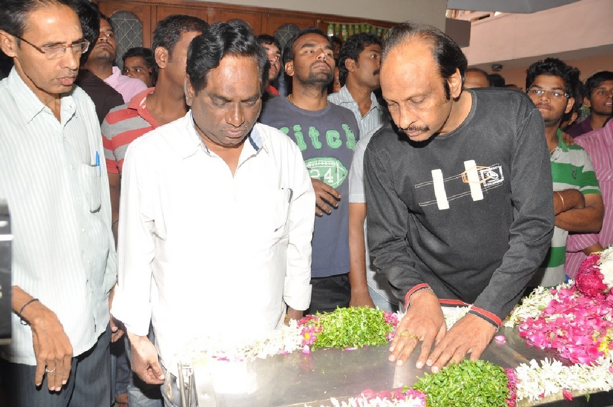 Dharmavarapu Condolences Photos - 80 / 179 photos