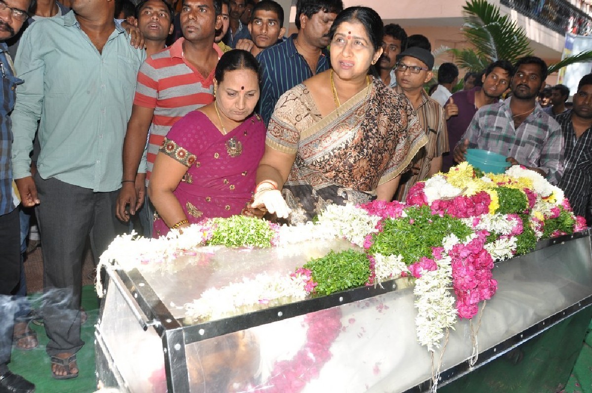 Dharmavarapu Condolences Photos - 83 / 179 photos