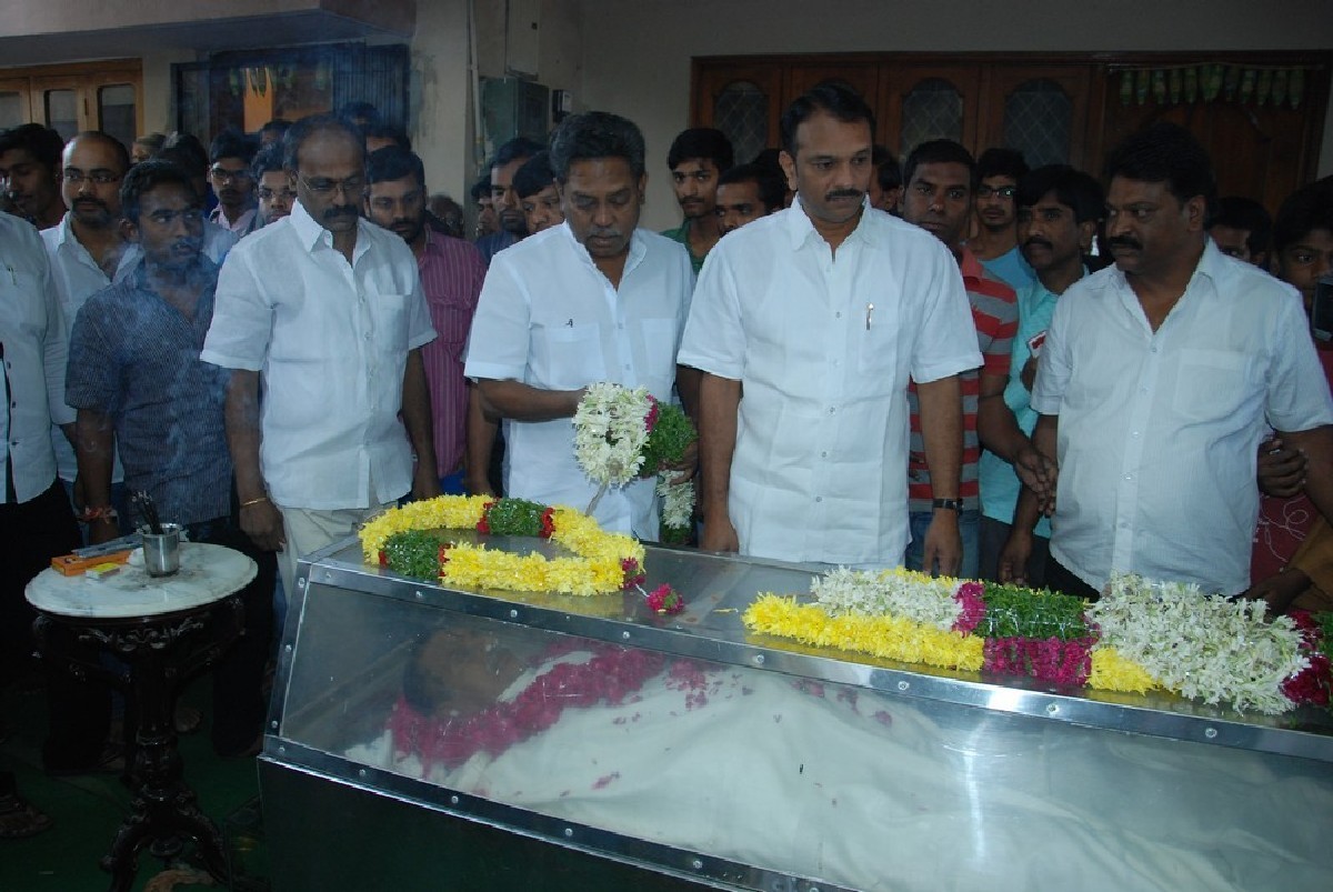 Dharmavarapu Condolences Photos - 108 / 179 photos