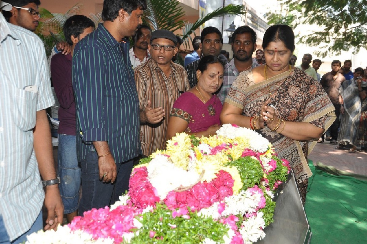 Dharmavarapu Condolences Photos - 109 / 179 photos