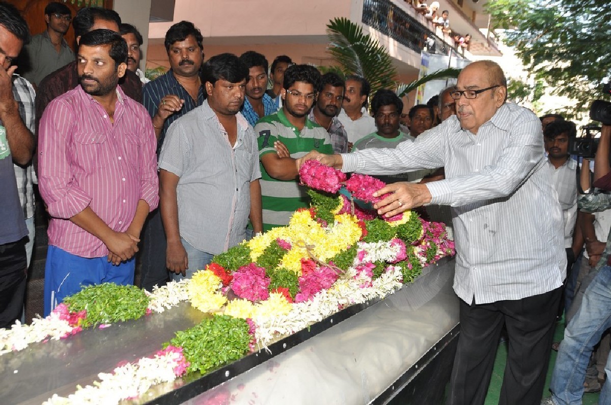 Dharmavarapu Condolences Photos - 112 / 179 photos