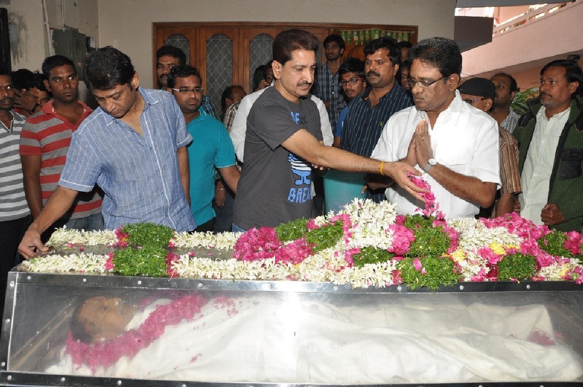 Dharmavarapu Condolences Photos - 118 / 179 photos